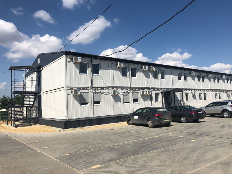 Вахтовый городок на 1050 человек для нужд строительства ТЭС "Ударная". Блочно-модульные здания общежитий, офисов, столовой, вспомогательных помещений