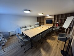 Здание Офиса продаж из 8-ми блок-контейнеров